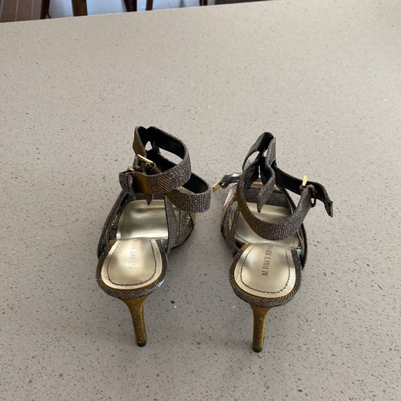 Audrey-Brooke , Size 9 .5 Silver and gold . Very clean shoe. Wore only once . - Picture 4 of 7